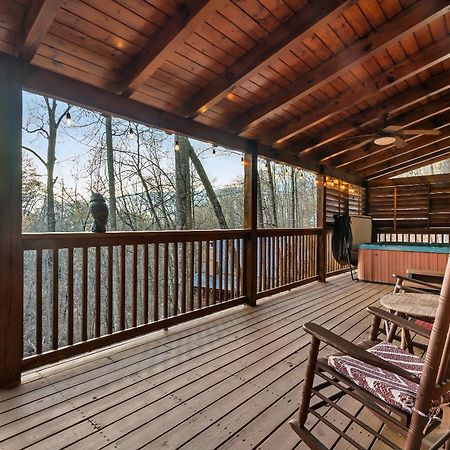 Private! Hot Tub, Views, & Games Villa Sevierville Buitenkant foto