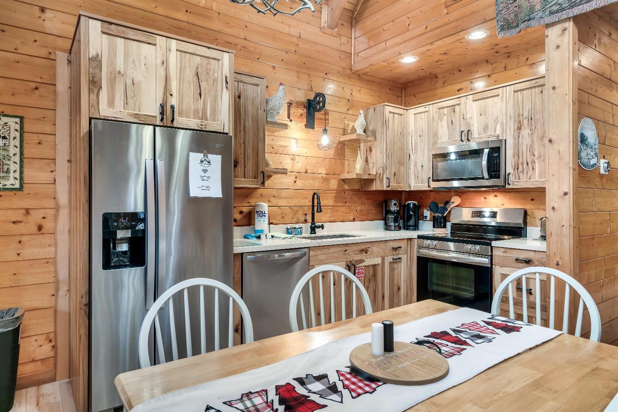 Private! Hot Tub, Views, & Games Villa Sevierville Buitenkant foto