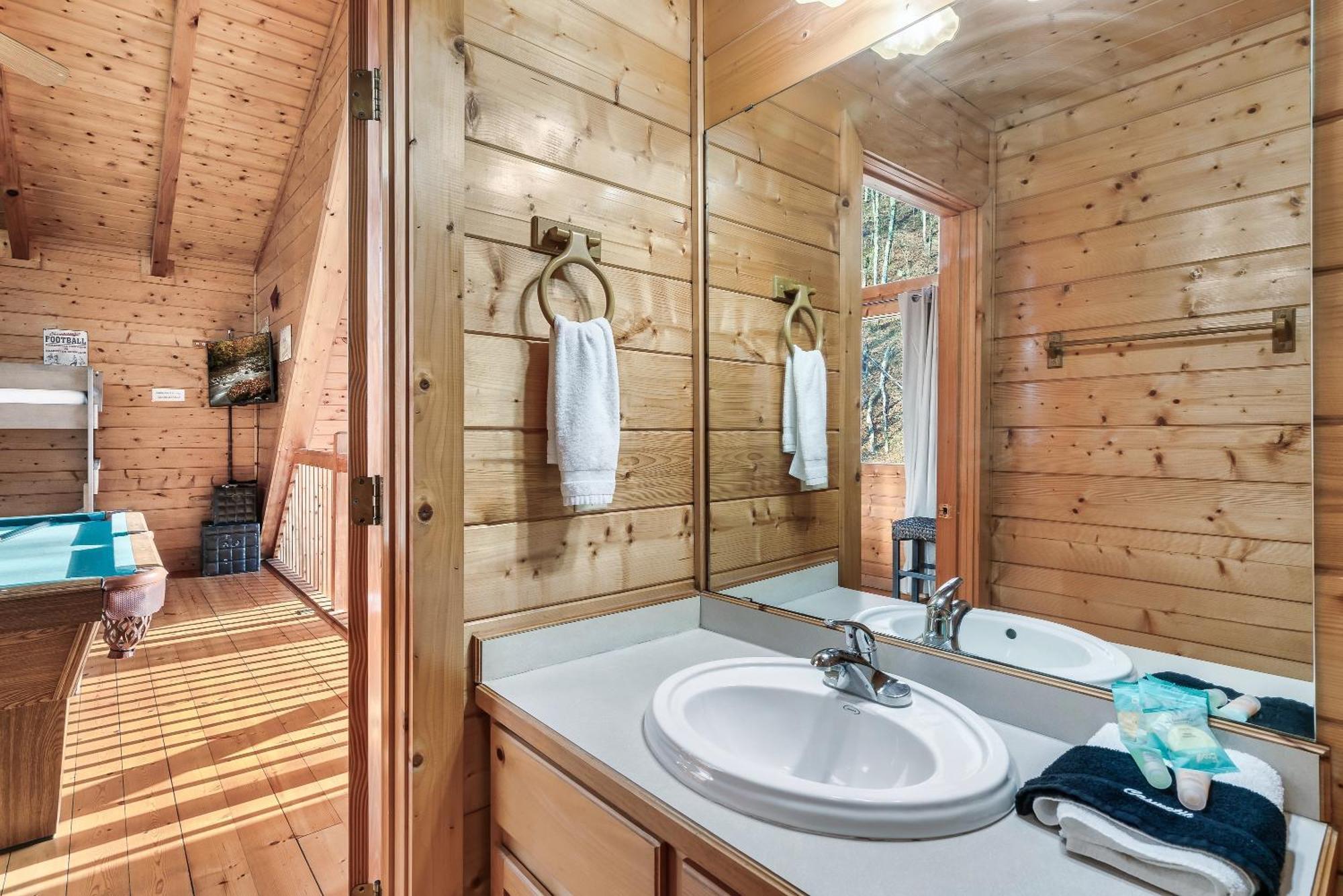Private! Hot Tub, Views, & Games Villa Sevierville Buitenkant foto